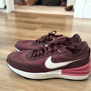 Women’s Nike Tennis Shoes